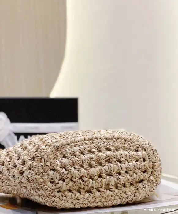 Hyper Peter SHOPPING SMALL BAG CHANEL 0704